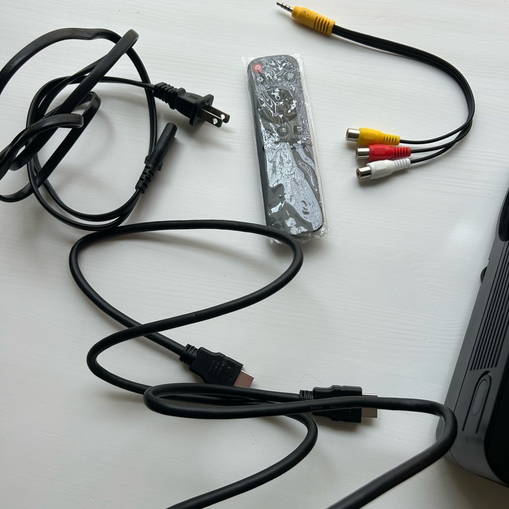 Roconia Projector - Picture 6 of 6